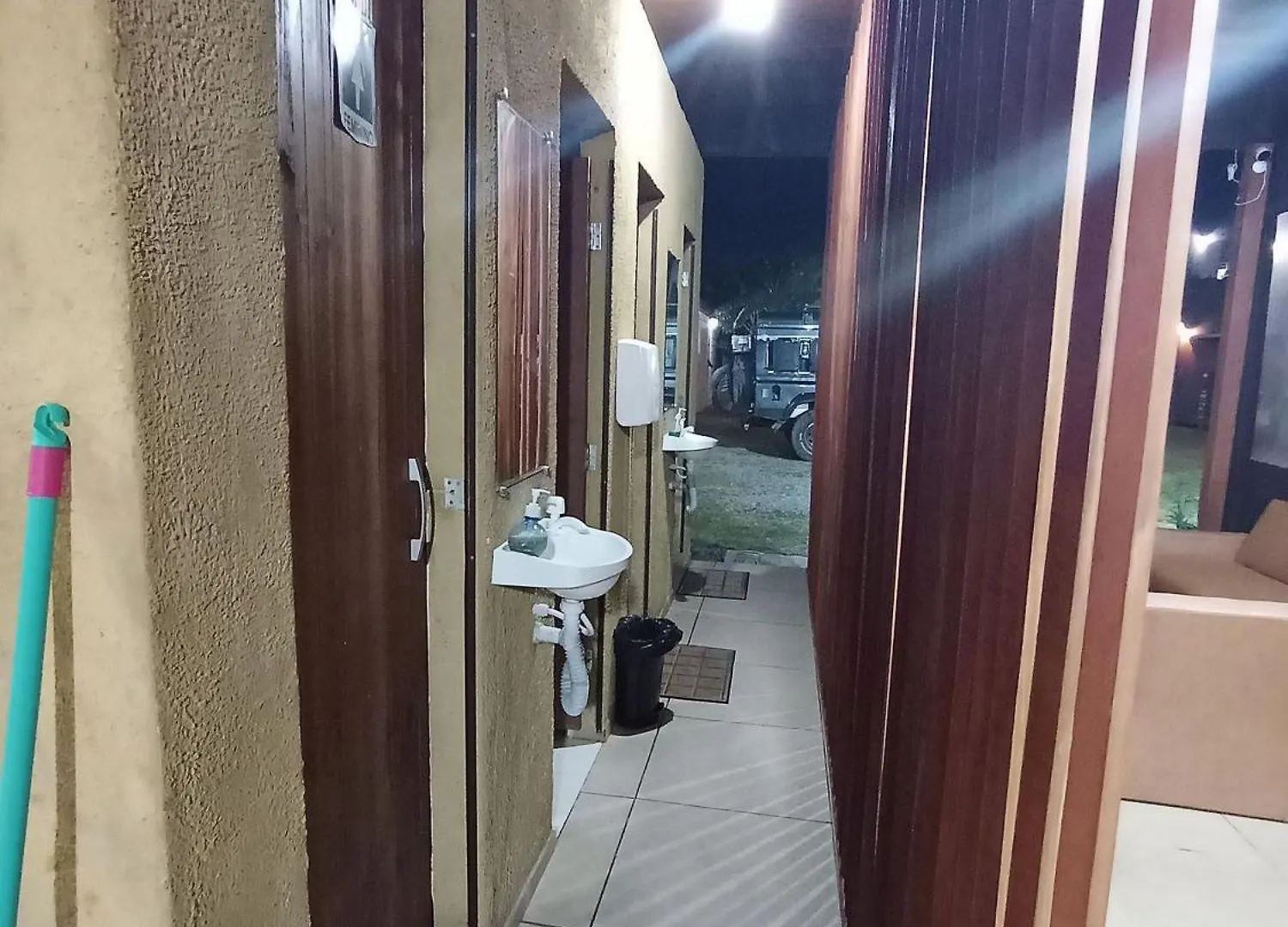 Cabana Com Ar Condicionado E Area De Cozinha E Banheiro Compartilhado A 10 Minutos Do Parque Beto Carrero Penha  Brazil